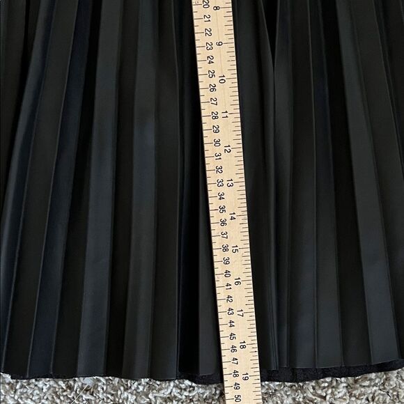 NWT French Connection ETTA Recycled Vegan Leather Skirt in Size 12 - Picture 11 of 15